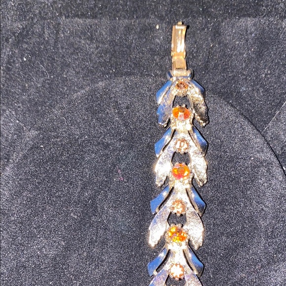 Vintage ART Elegant Silver Color Bracelet - Picture 4 of 7